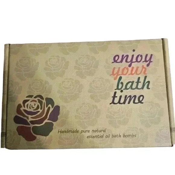 6 pack colorful bath bombs! - Picture 1 of 2